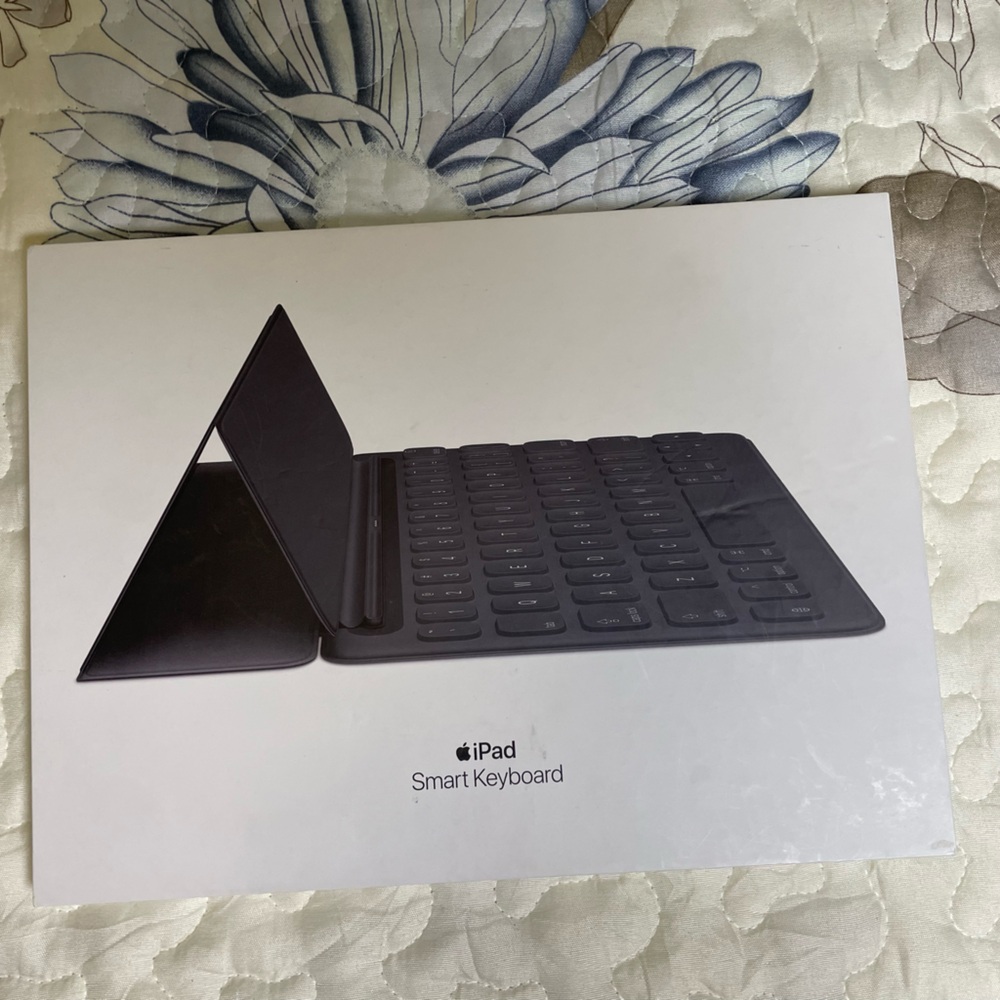 Apple iPad Keyboard Case